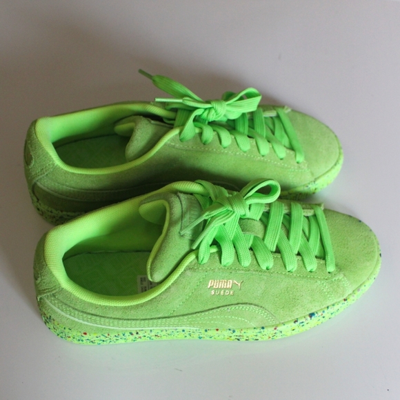 ✨🆕✨ NWOB Puma Suede Shoes for Kids - Picture 2 of 13